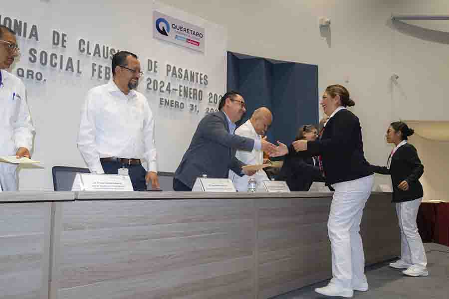 Realiza SESA ceremonia de Clausura del Ciclo Escolar de Servicio Social del HGQ