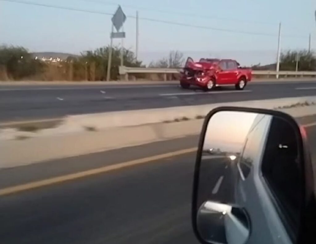 Trágico accidente en la carretera Estatal 100: Jinete y caballo pierden la vida