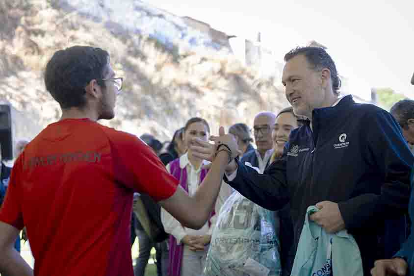 Entrega Mauricio Kuri Cancha de Futbol 7 en la Unidad Deportiva Maquío en SJR
