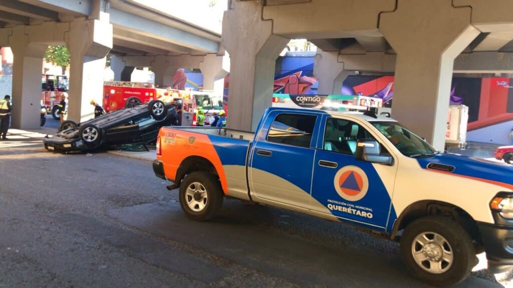 Carambola en la Carretera 57 y Avenida Cimatario deja 10 lesionados y caos vial