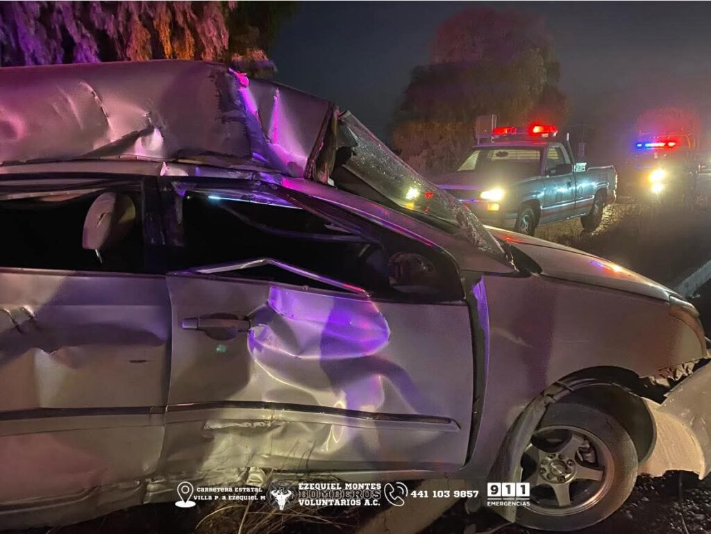 ATENDEN PERCANCE VEHICULAR EN LA CARRETERA SAN JUAN DEL RÍO-XILITLA