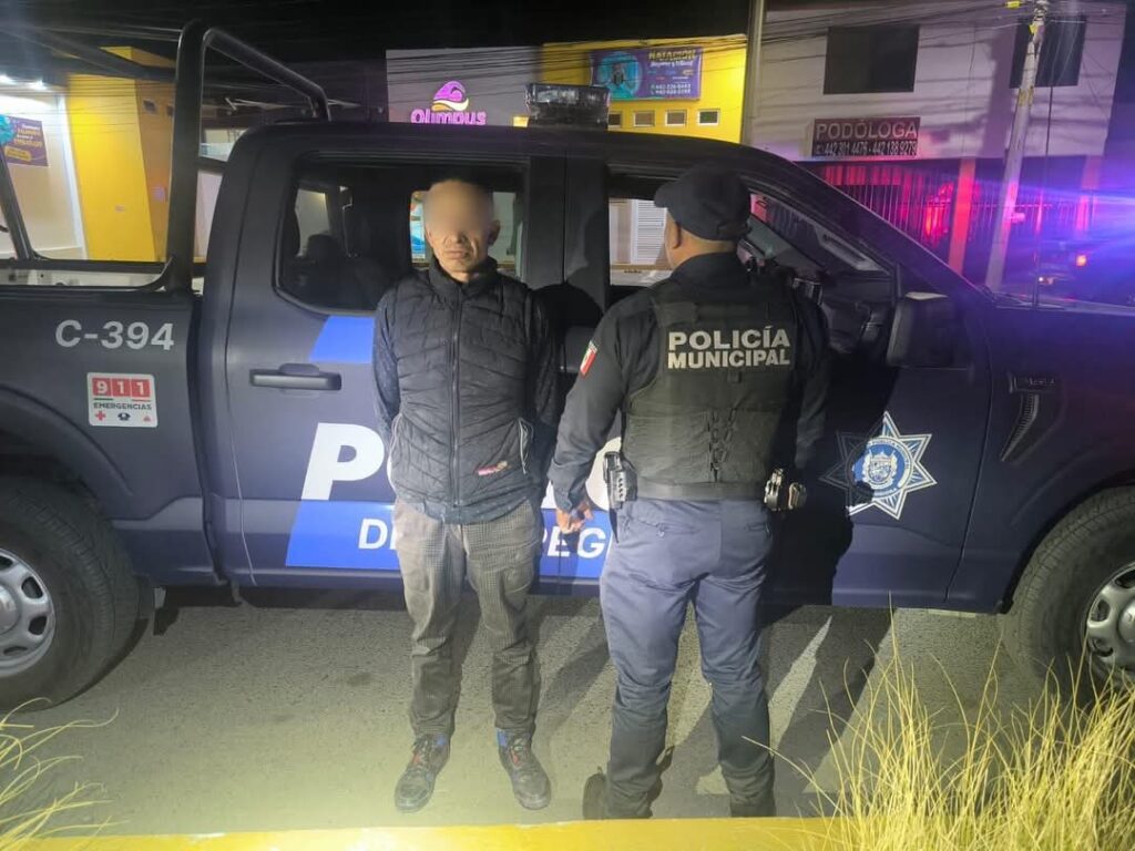 Detienen a sujeto y recuperan vehículo robado en Corregidora
