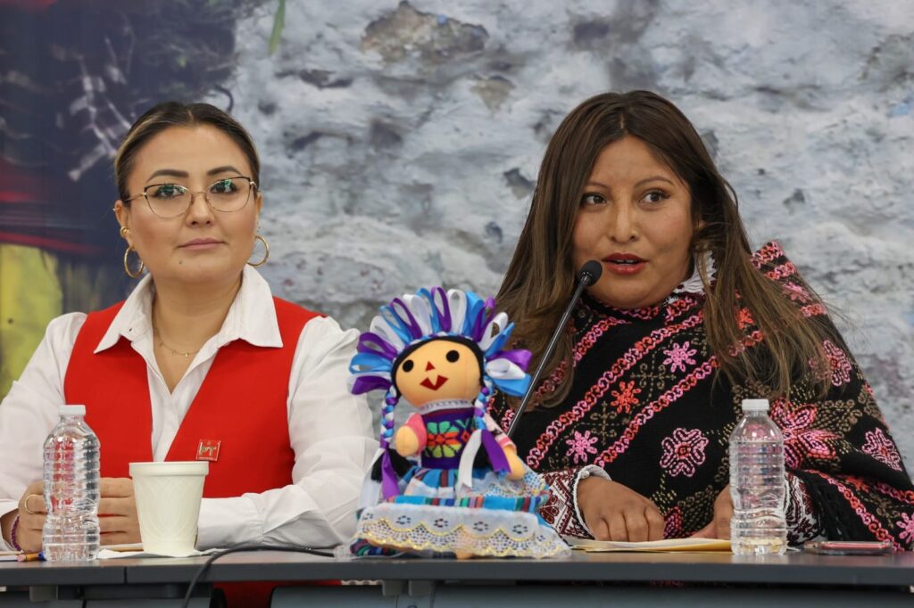 Presentan diputados Iniciativa para reformar leyes en materia de derechos de los pueblos indígenas.