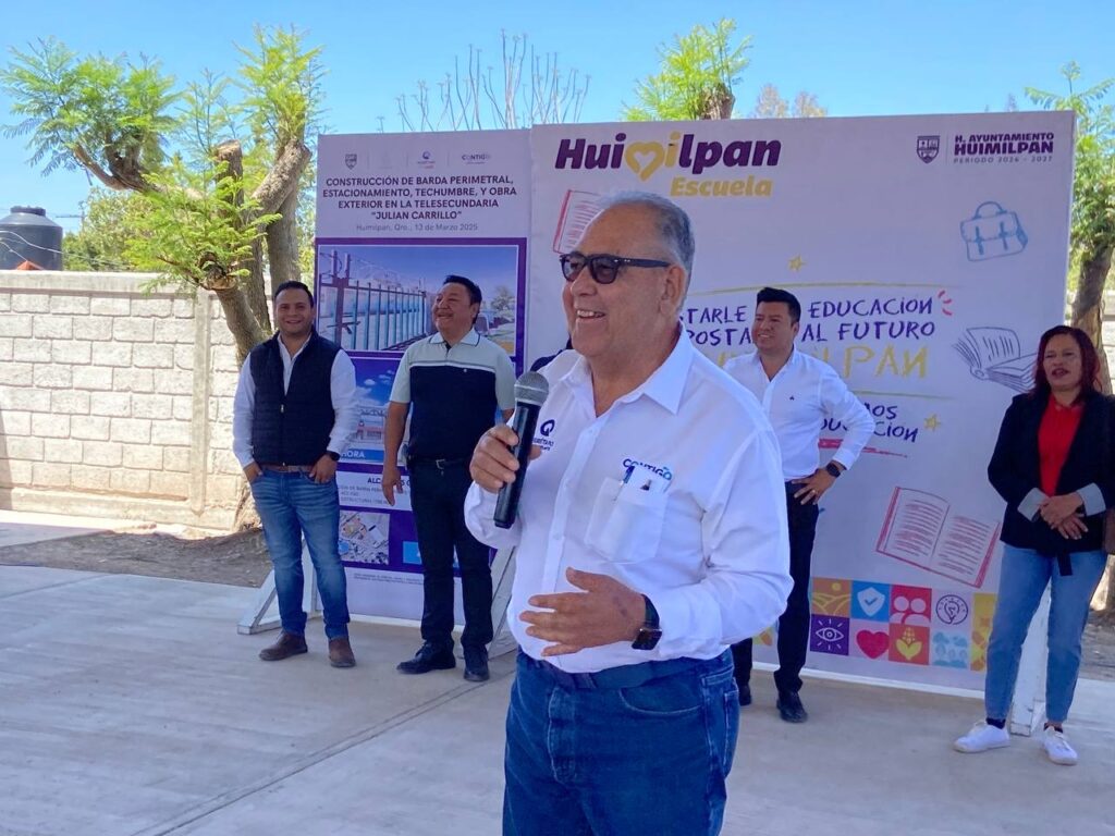 Entregan autoridades obras en la telesecundaria Julián Carrillo