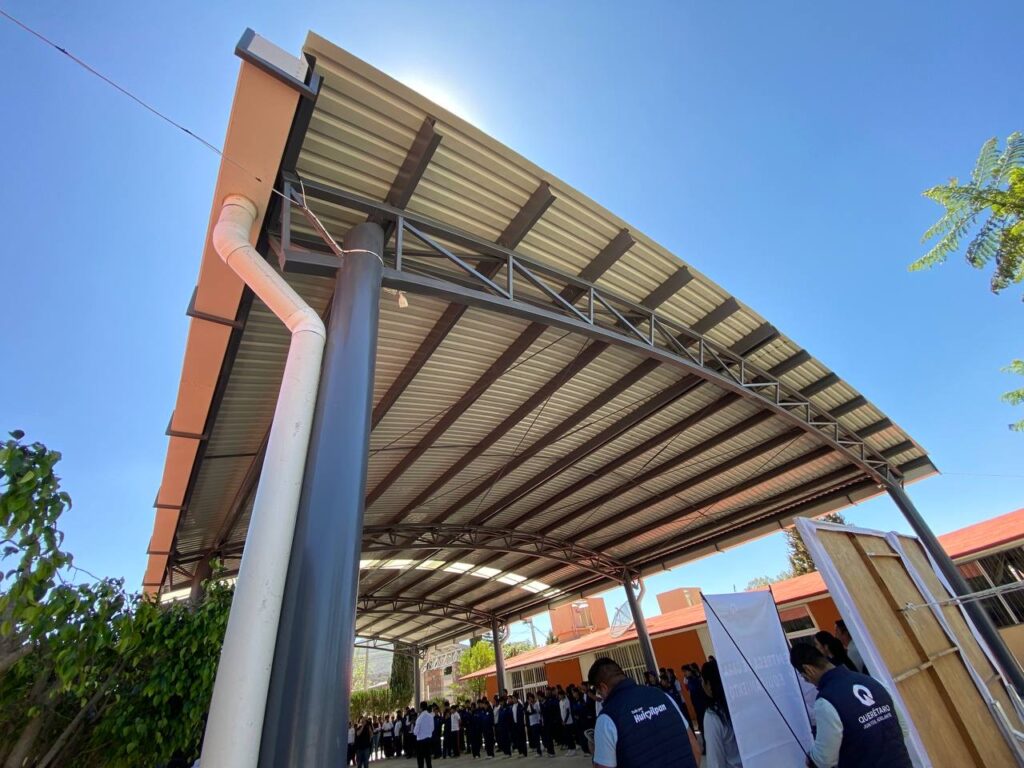 Entregan autoridades obras en la telesecundaria Julián Carrillo