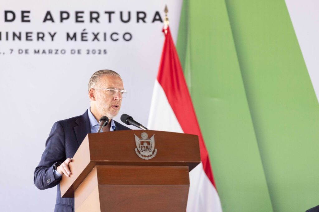 Encabeza Mauricio Kuri apertura de expansión de ENGEL Machinery México en Querétaro