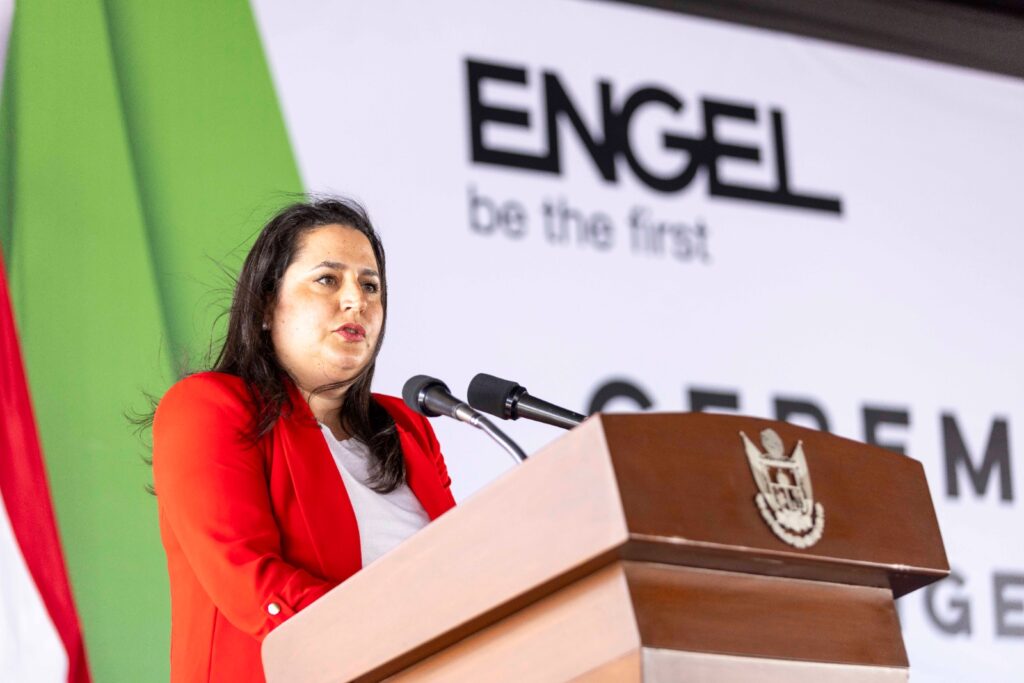 Encabeza Mauricio Kuri apertura de expansión de ENGEL Machinery México en Querétaro