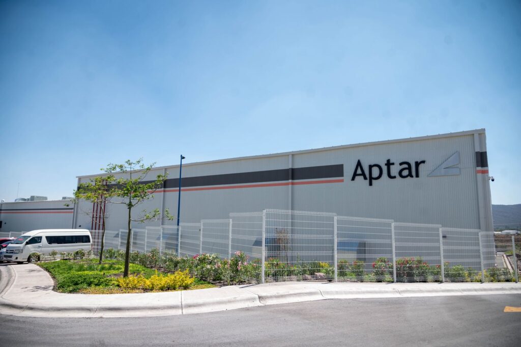 Inaugura Mauricio Kuri expansión de la planta Aptar Beauty en Querétaro