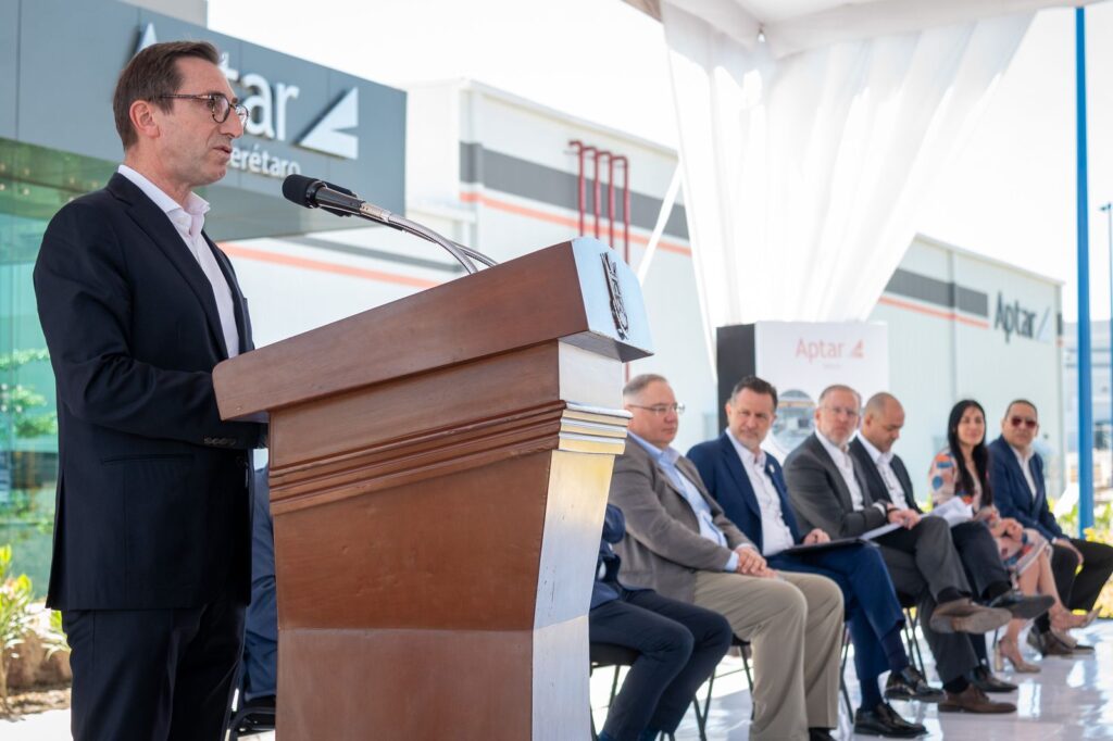 Inaugura Mauricio Kuri expansión de la planta Aptar Beauty en Querétaro