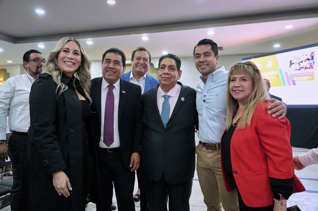 Impulsa Felifer Macías “Cedula COSANAMA” para los centros de tratamientos de la capital
