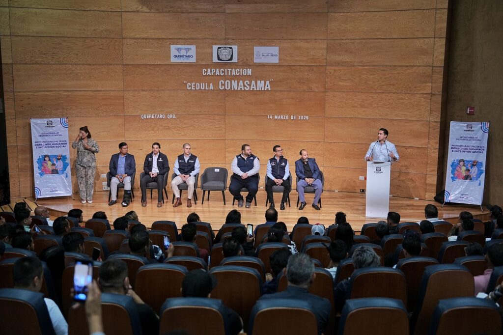 Impulsa Felifer Macías “Cedula COSANAMA” para los centros de tratamientos de la capital