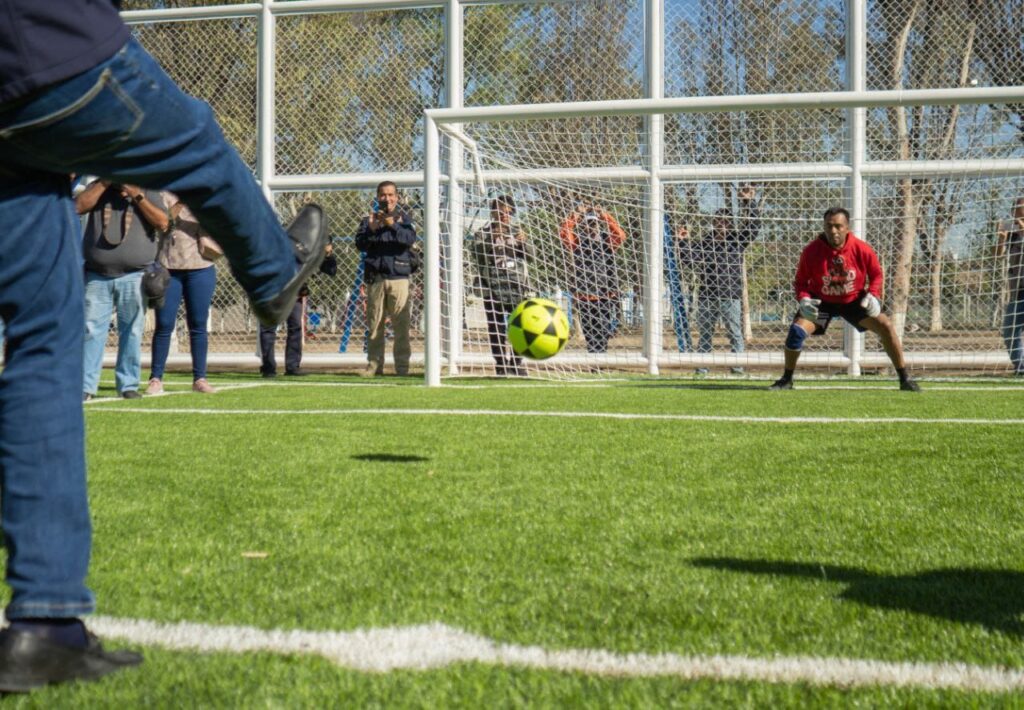 Entrega Mauricio Kuri Cancha de Futbol 7 en la Unidad Deportiva Maquío en SJR