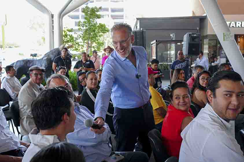 Inaugura Marco Del Prete feria de productos queretanos en Chedraui