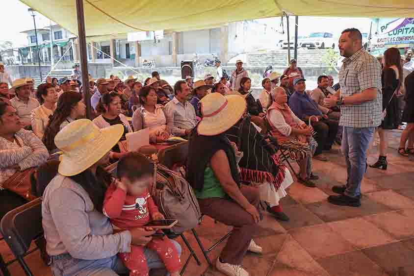 Autoridades estatales mantienen diálogo permanente con comunidades de Amealco