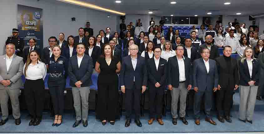Firma Martha Soto convenio de colaboración entre SEDEQ y Comisión Estatal del Sistema Penitenciario