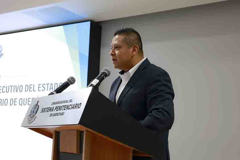 Firma Martha Soto convenio de colaboración entre SEDEQ y Comisión Estatal del Sistema Penitenciario