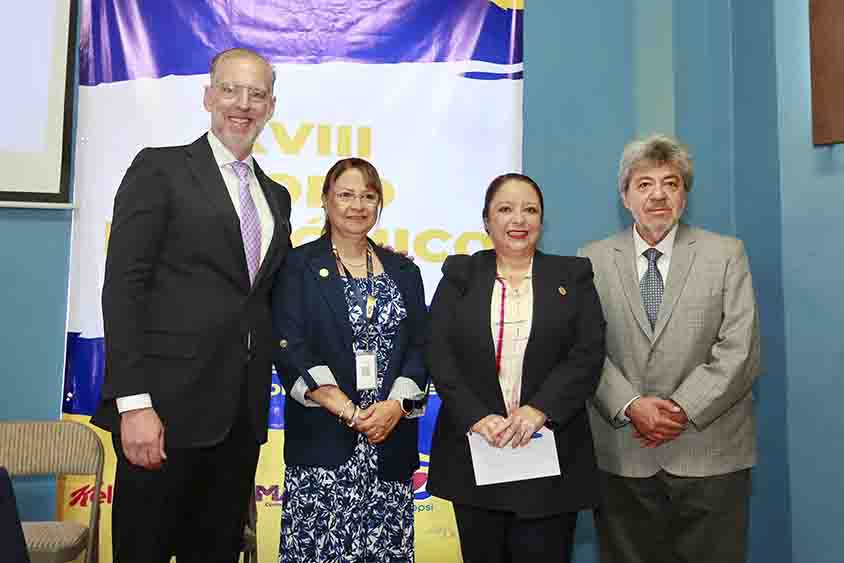 El secretario de Desarrollo Sustentable, Marco Antonio Del Prete Tercero, inauguró el XVIII Foro Económico “Transformando desafíos en oportunidades”, organizado por la Universidad Marista de Querétaro evento que, desde hace 18 años, funge como un espacio de intercambio para una mejor comprensión de la economía, las finanzas y el crecimiento laboral.