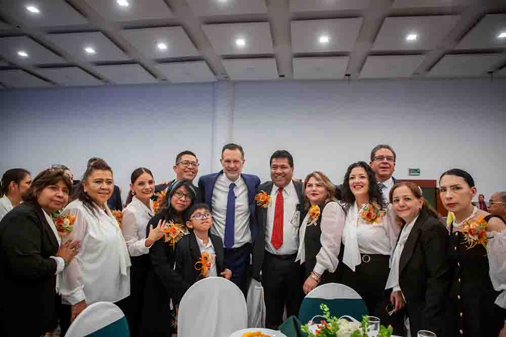 Reconoce Mauricio Kuri a maestras y maestros como constructores de igualdad y de futuro en Querétaro