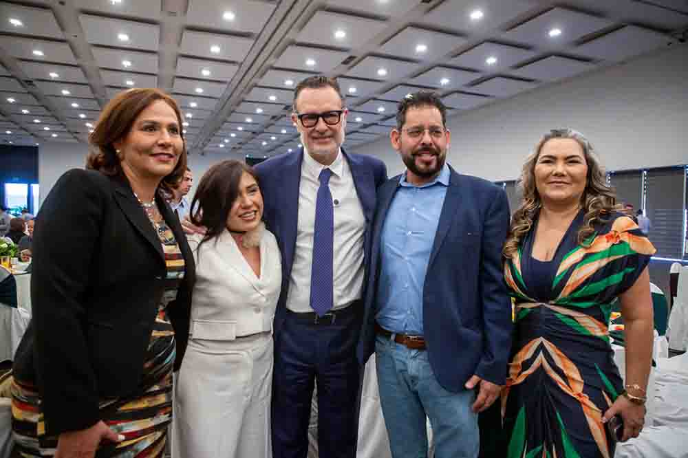 Reconoce Mauricio Kuri a maestras y maestros como constructores de igualdad y de futuro en Querétaro