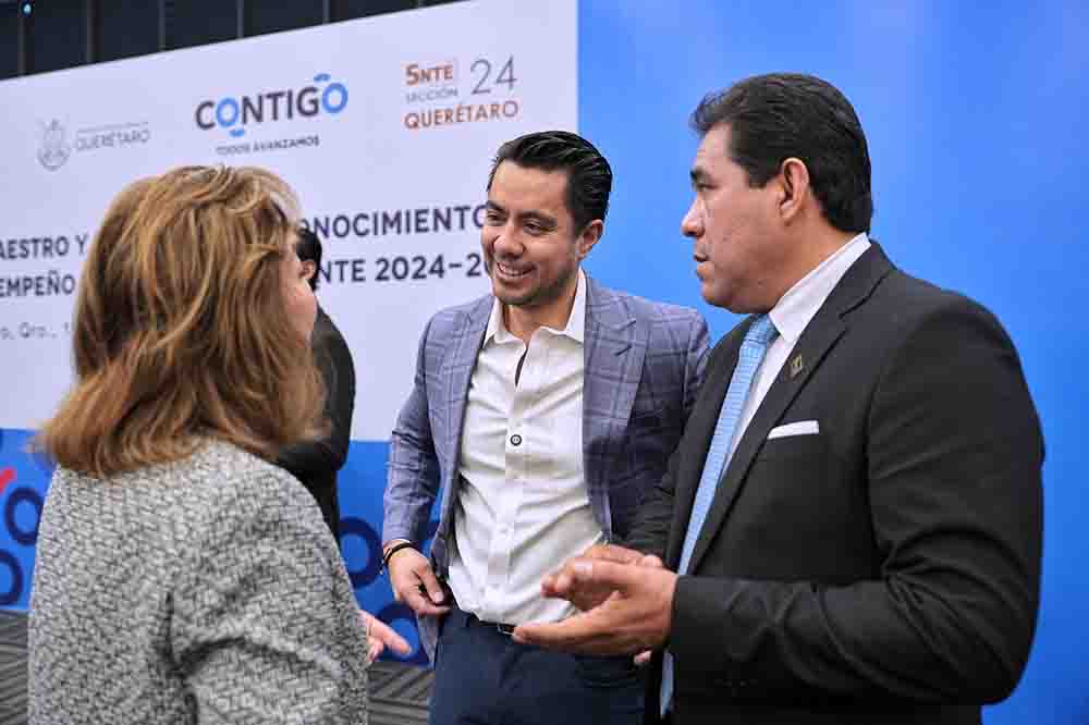 Reconoce Felifer Macías a docentes queretanos por su compromiso con la educación de calidad