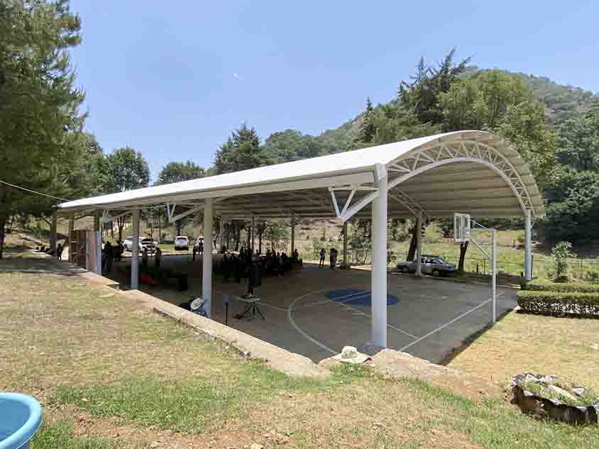 Entrega IFEQ obras educativas en Pinal de Amoles