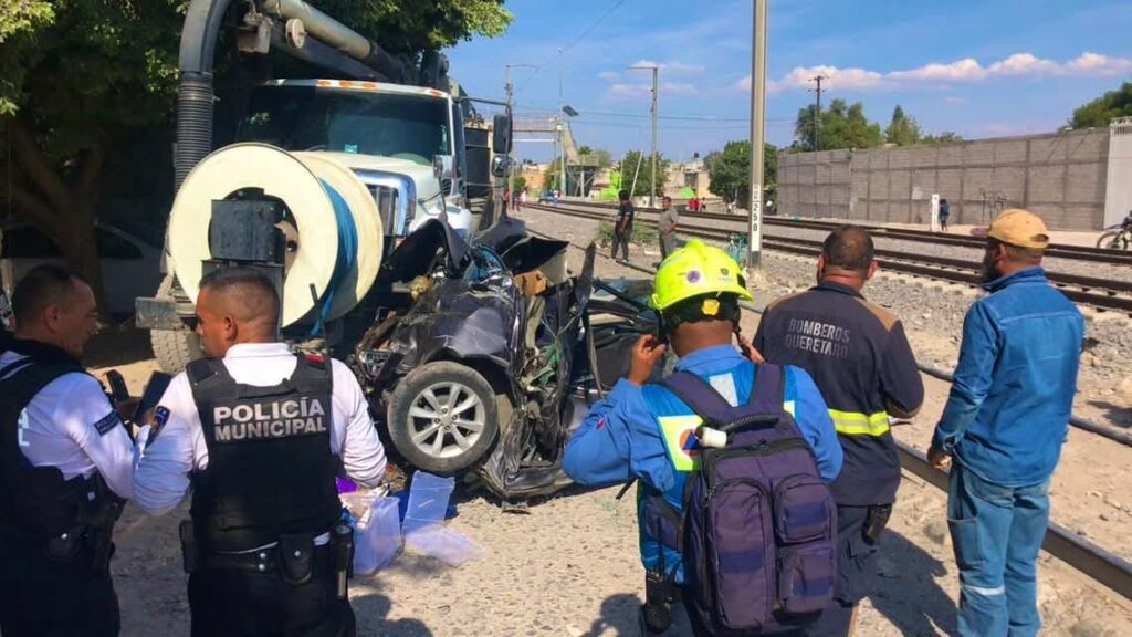 Accidente ferroviario moviliza a cuerpos de emergencia en Santa María Magdalena