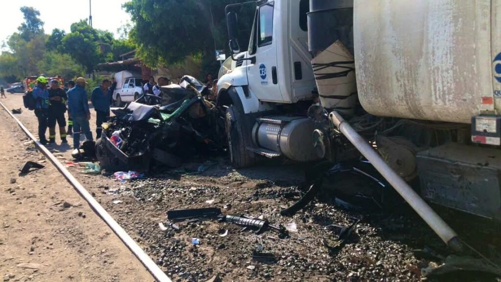 Accidente ferroviario moviliza a cuerpos de emergencia en Santa María Magdalena