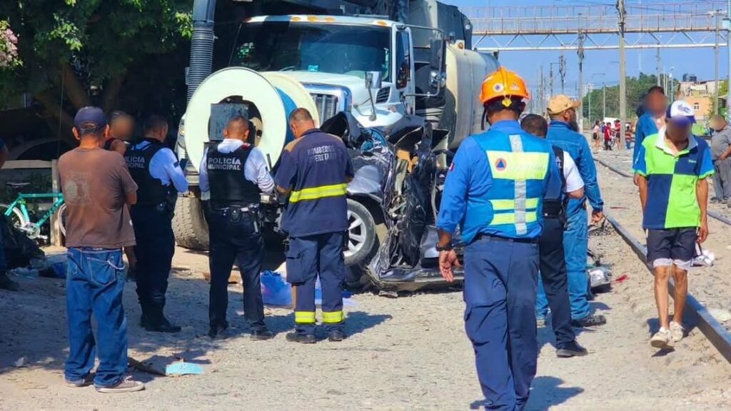 Accidente ferroviario moviliza a cuerpos de emergencia en Santa María Magdalena
