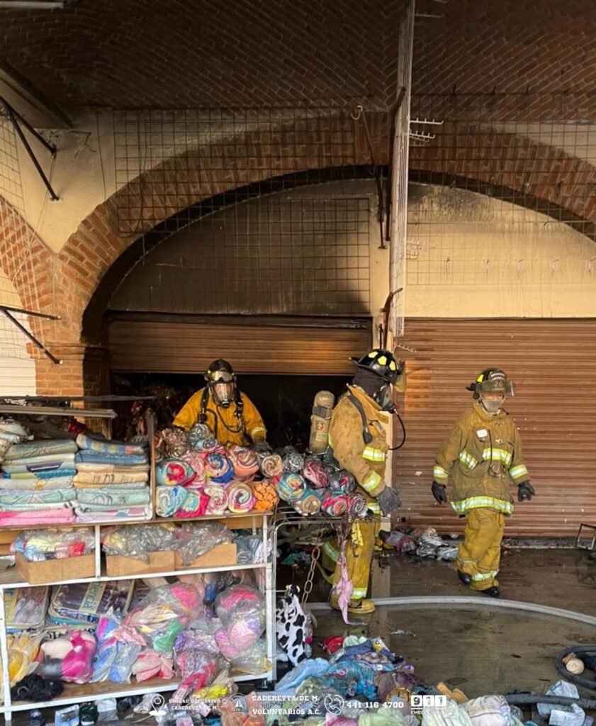 Incendio en local del mercado municipal de Cadereyta