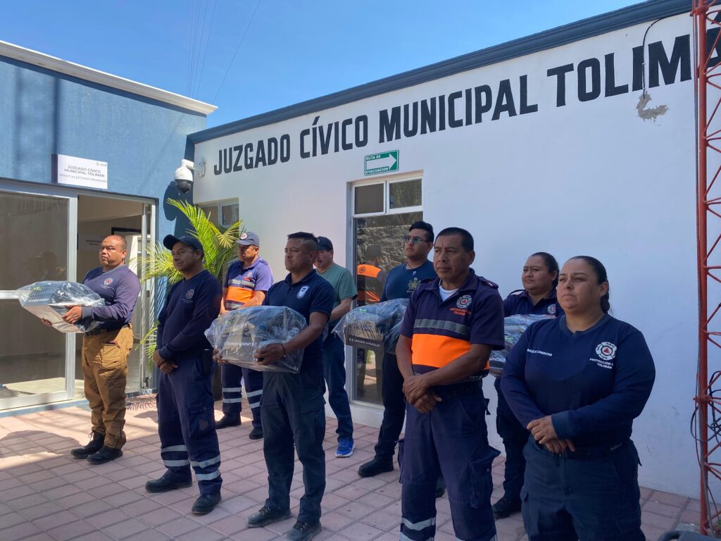 Fortalecen equipamiento de Protección Civil en Tolimán