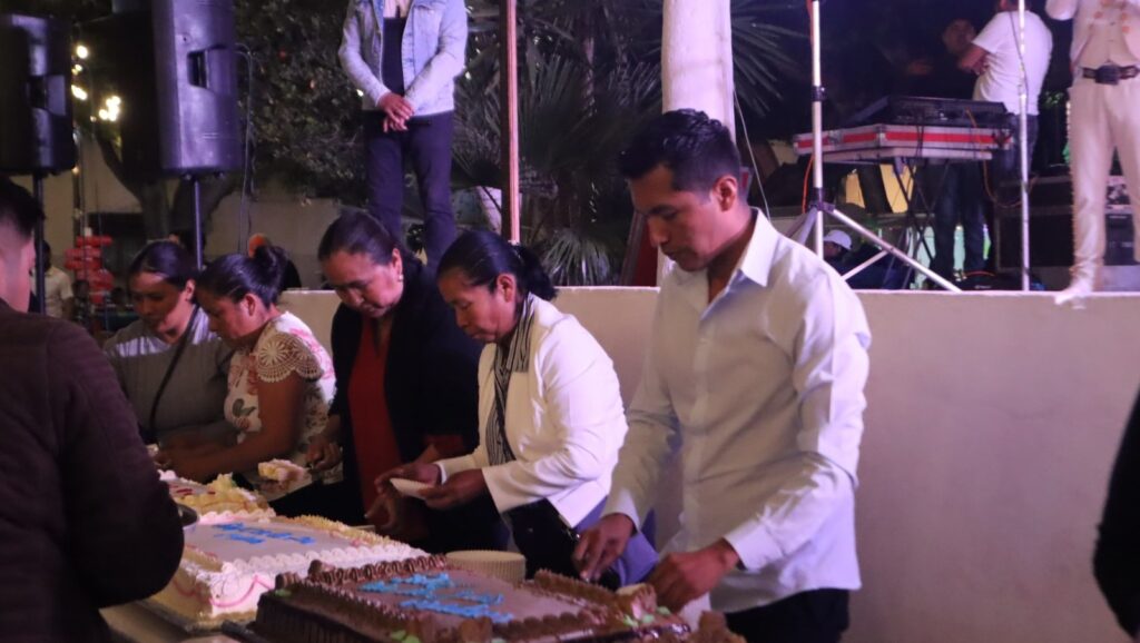 Celebran a las madres en Tolimán con música y reconocimiento