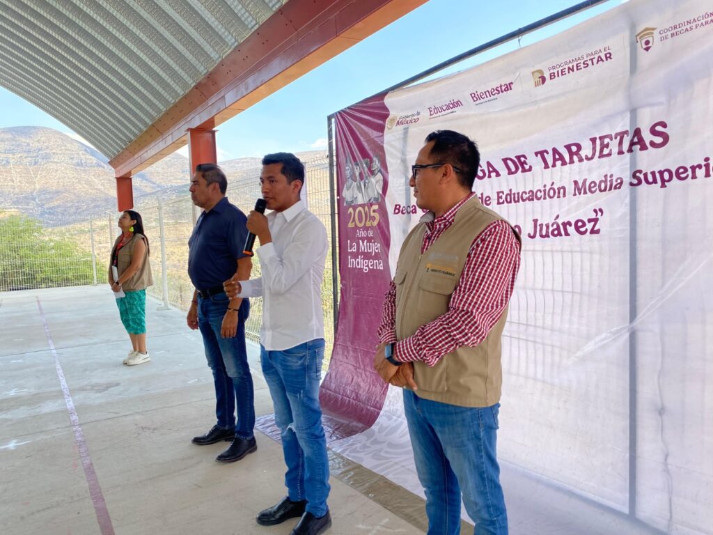 El presidente Alejo Sánchez respalda a jóvenes con becas Benito Juárez