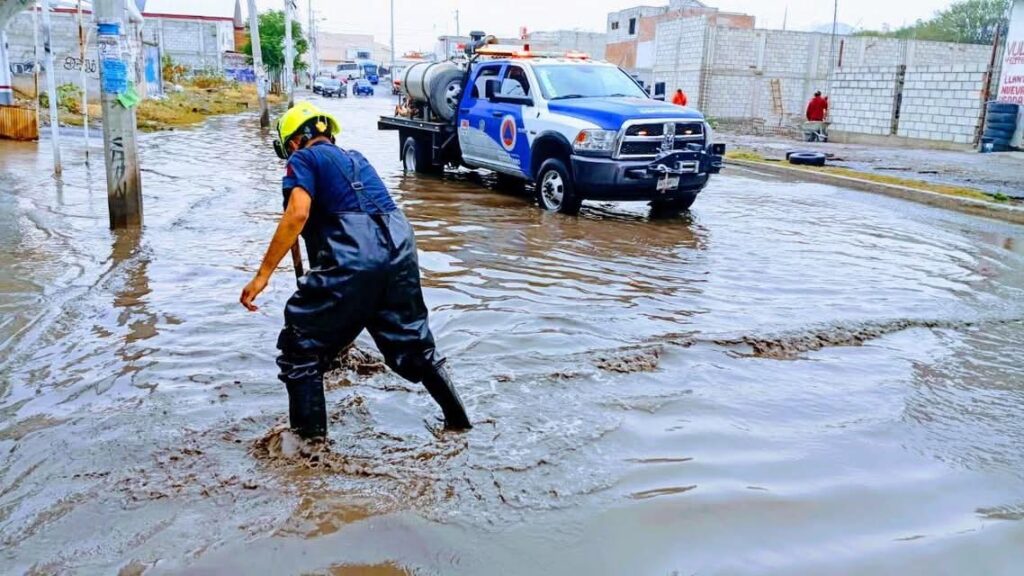 Atienden encharcamiento en Av. San Rafael