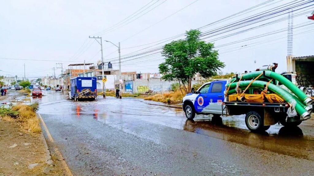Atienden encharcamiento en Av. San Rafael