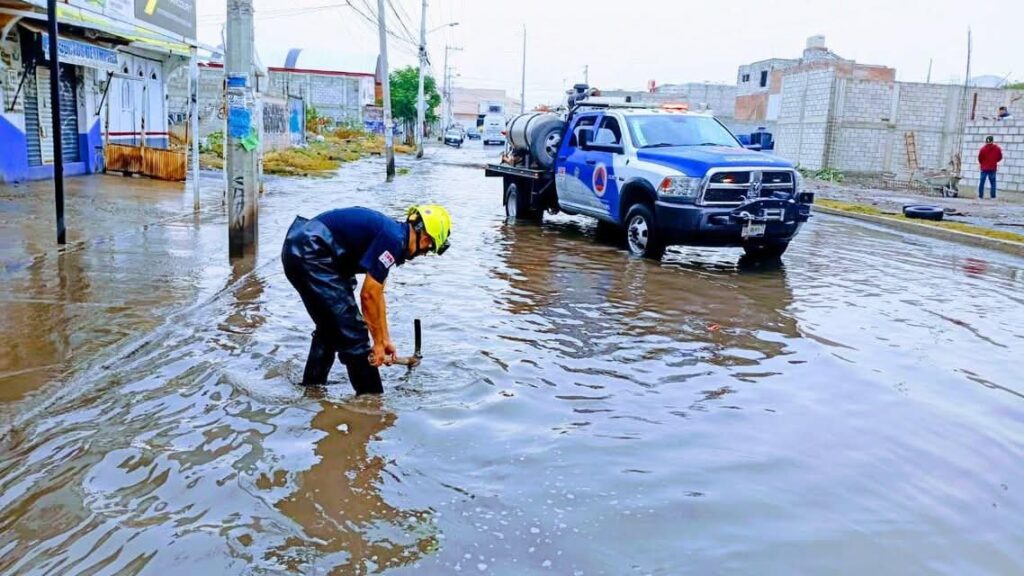 Atienden encharcamiento en Av. San Rafael