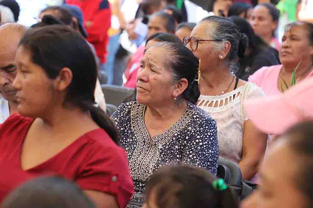 Suma jornada Mujeres Contigo mil 500 atenciones