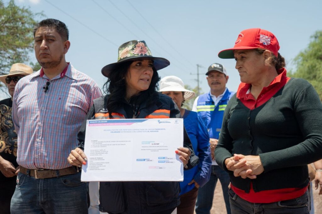 Supervisa Obras Públicas rehabilitación de camino a Rancho El Colorado