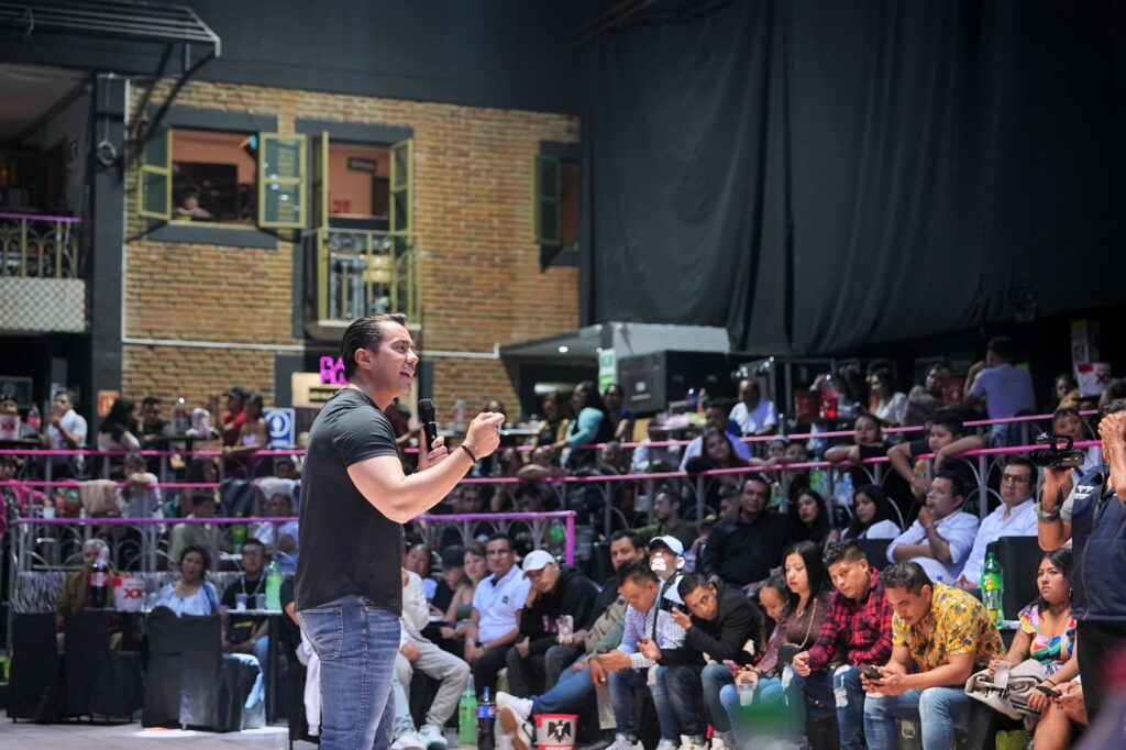 Reconoce Felifer Macías el trabajo de Fuente de Vida Querétaro IAP