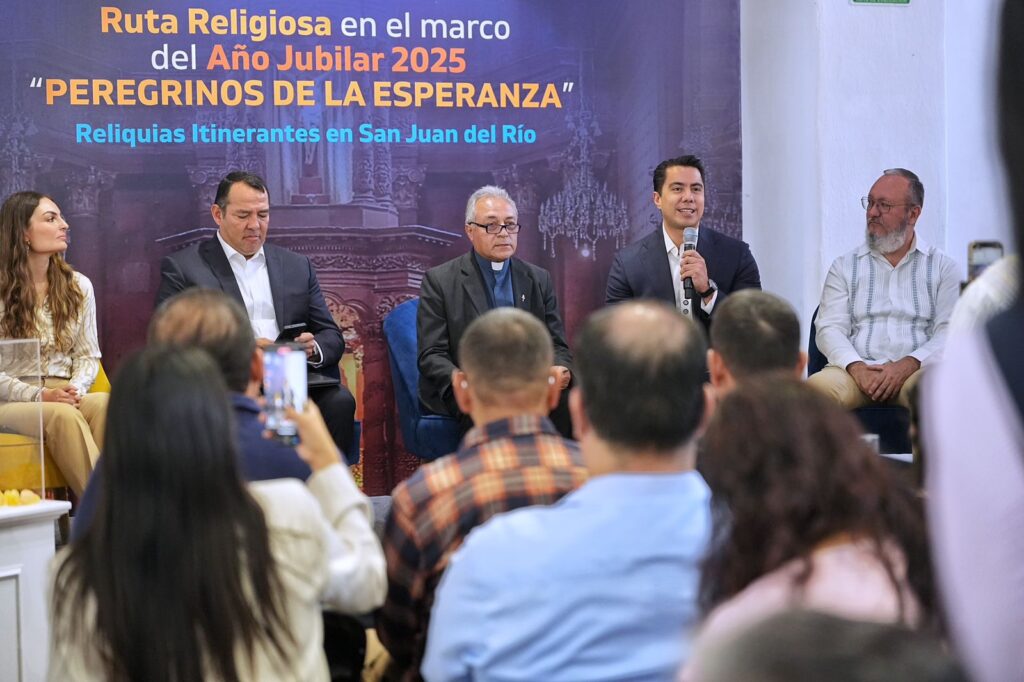 Presenta Felifer Macías la Ruta Religiosa Peregrinos de la Esperanza