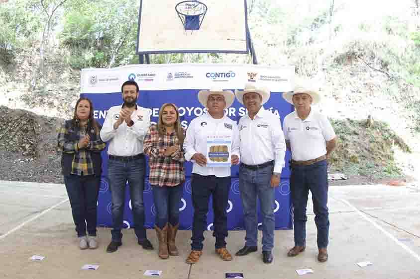 Arranca SEDEA entrega de forraje en la Sierra Gorda Arranca SEDEA entrega de forraje en la Sierra Gorda