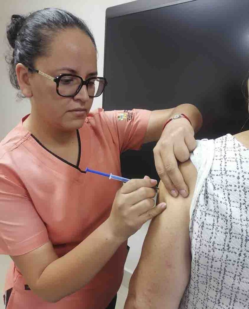 La Secretaría de Salud (SESA) del estado de Querétaro se une a la conmemoración del Día Internacional y Día Nacional de la Enfermería el 12 de mayo, con el propósito de ofrecer un reconocimiento a este importante gremio por la labor fundamental que llevan a cabo en la atención de las familias queretanas.