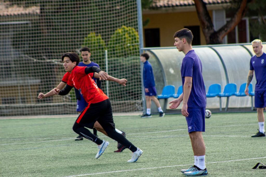 Juega estudiante UAQ en la Copa Intercontinental de futbol, en España