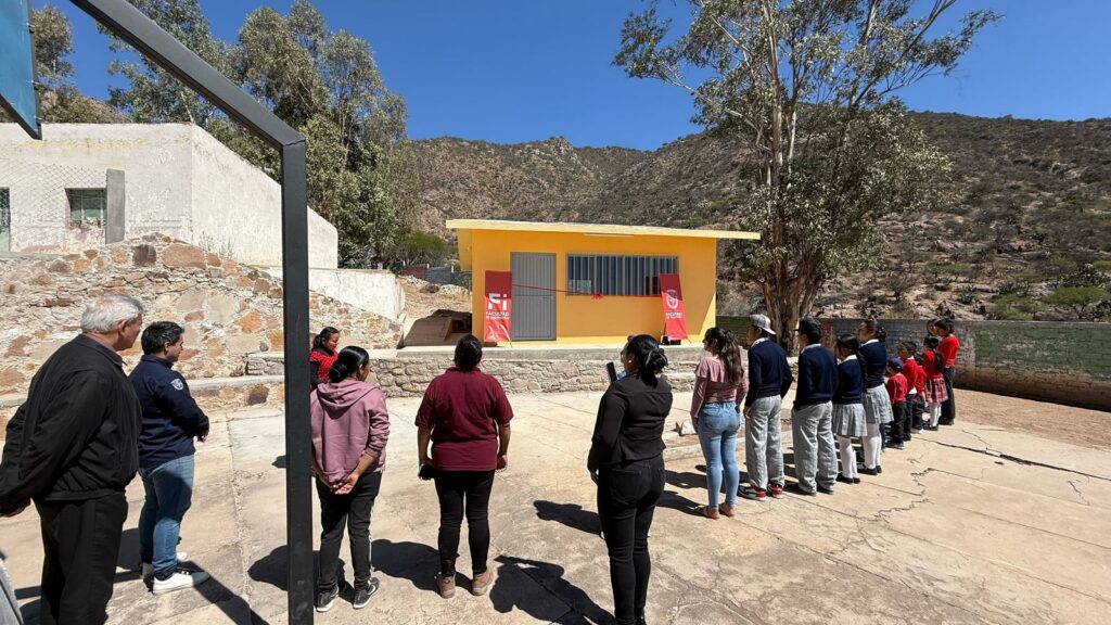 Abren UAQ y Consejo Nacional de Fomento Educativo una secundaria comunitaria en Peñamiller
