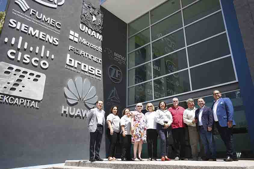 Ratifican UTEQ y Alamo Colleges alianza y expedición académica