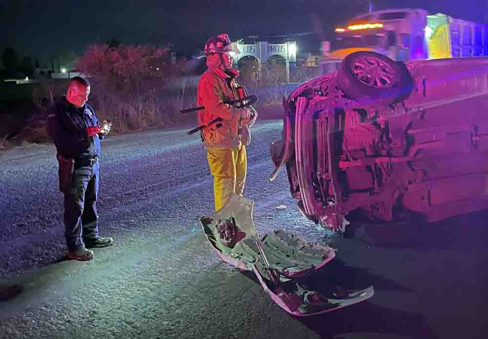 Atiende Bomberos Voluntarios percance vehicular en la carretera San Juan del Río-Xilitla