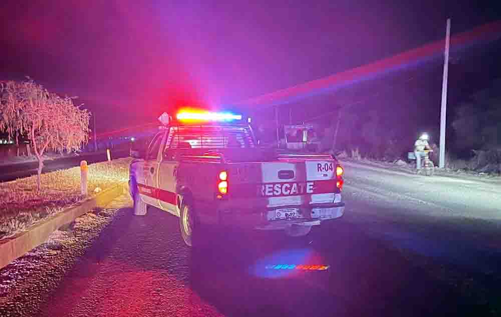 Atiende Bomberos Voluntarios percance vehicular en la carretera San Juan del Río-Xilitla