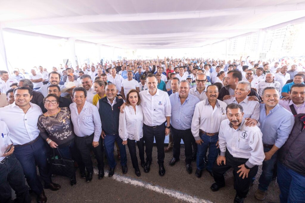 Felifer respalda modelo QroTaxi que transforma el transporte público
