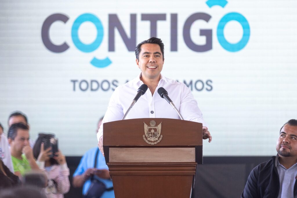 Felifer respalda modelo QroTaxi que transforma el transporte público