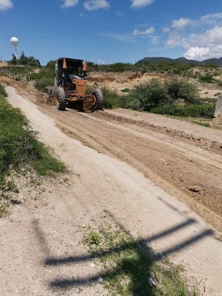 Rehabilitan camino del Granjeno para fortalecer infraestructura comunitaria.