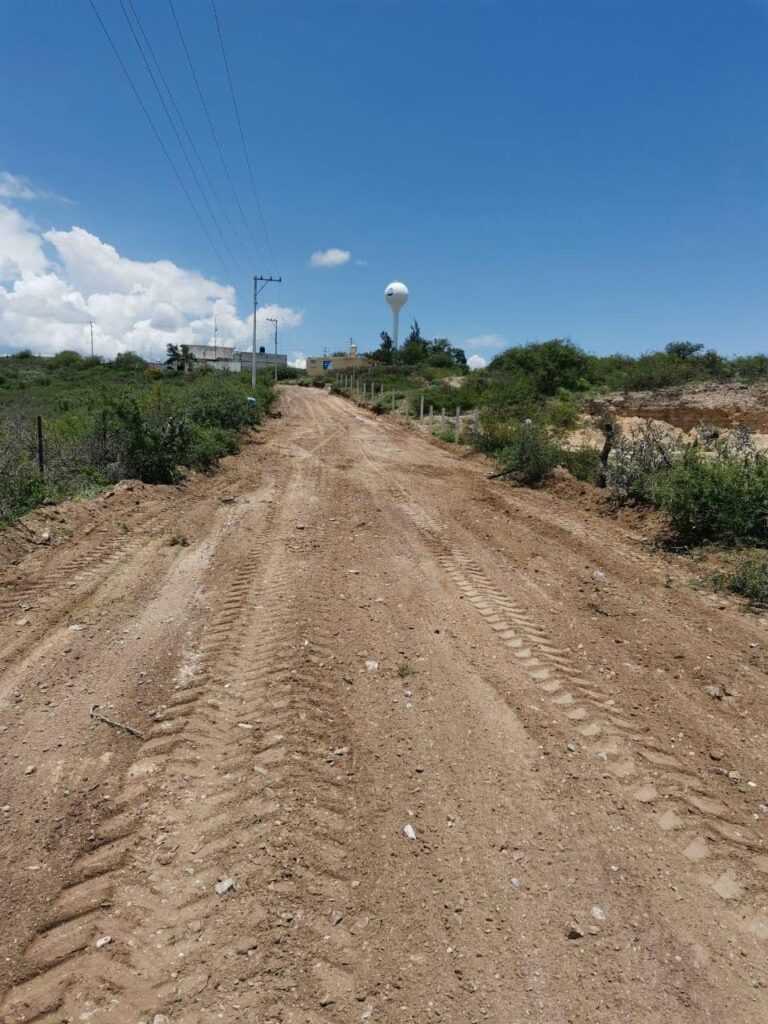 Rehabilitan camino del Granjeno para fortalecer infraestructura comunitaria.